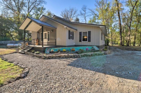 Riverfront Heaven on the White with Covered Patio!, Norfork
